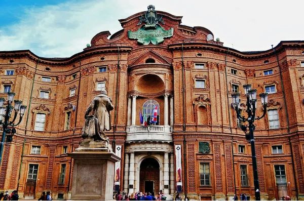 Palazzo Carignano a Torino, esempio di palazzo stile Barocco